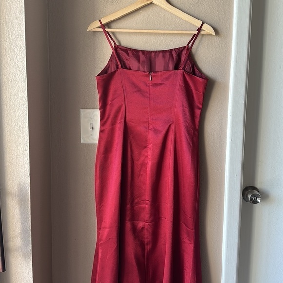 DYNASTY LONDON Burgundy Drape Neck Floor Length Dress - Picture 6 of 10